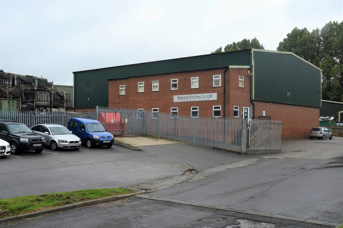 UNIT 3 PEASEHILL ROAD, RIPLEY, DERBYSHIRE DE5 3JH PMW Property PMW