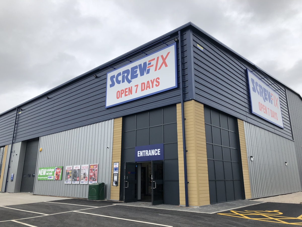 PMW PROPERTY WELCOMES SCREWFIX TO ITS NEW SWADLINCOTE DEVELOPMENT main image